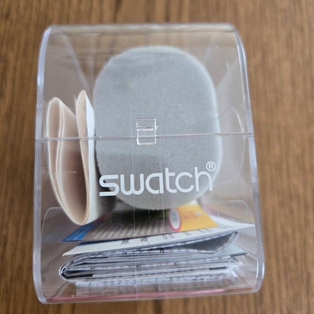 Swatch - Picture 7 of 9
